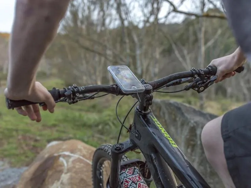 Quad Lock MAG Wetterschutz / Regen Schutzhülle für iPhone 13