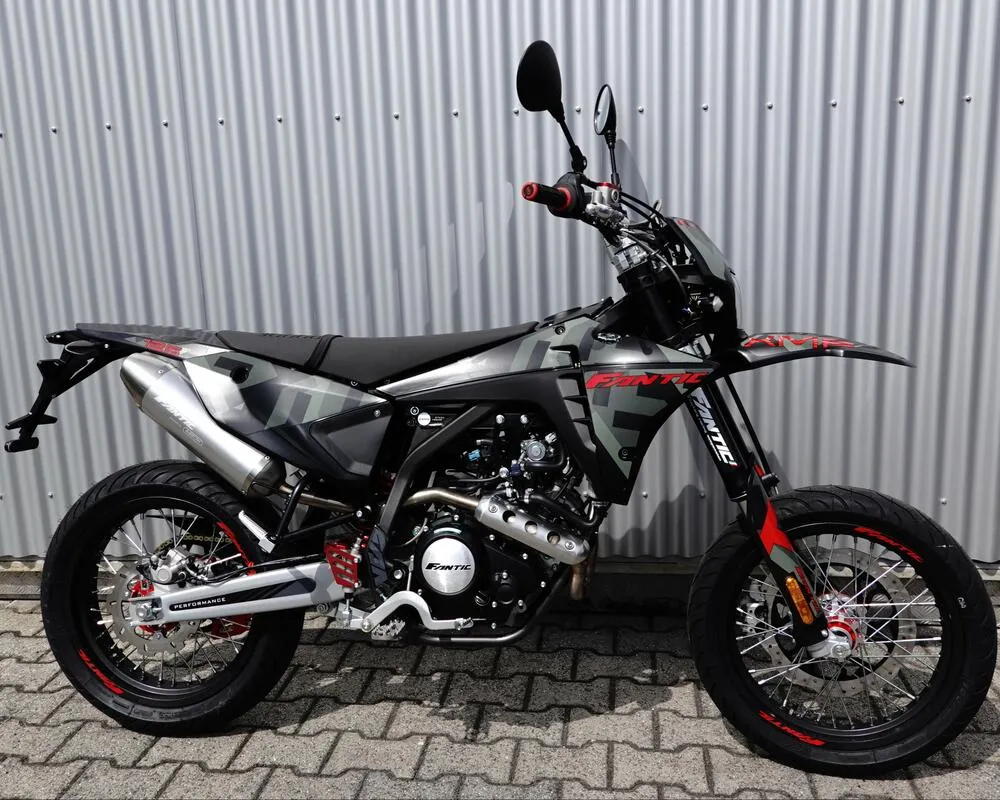 Fantic-Aufkleber-Set-Camo-Limited-Edition-2024-XE-XM-XEF-XMF-V2223005-2 Fantic Aufkleber Set Camo Limited Edition 2024 XE / XM / XEF / XMF - V2223005