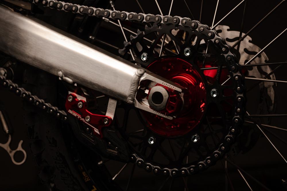 AFAM_MX6_K_Kette_520_schwarz_3 AFAM MX6-K Kette 520 schwarz - 118 Glieder - Clip Schloß - Motocross