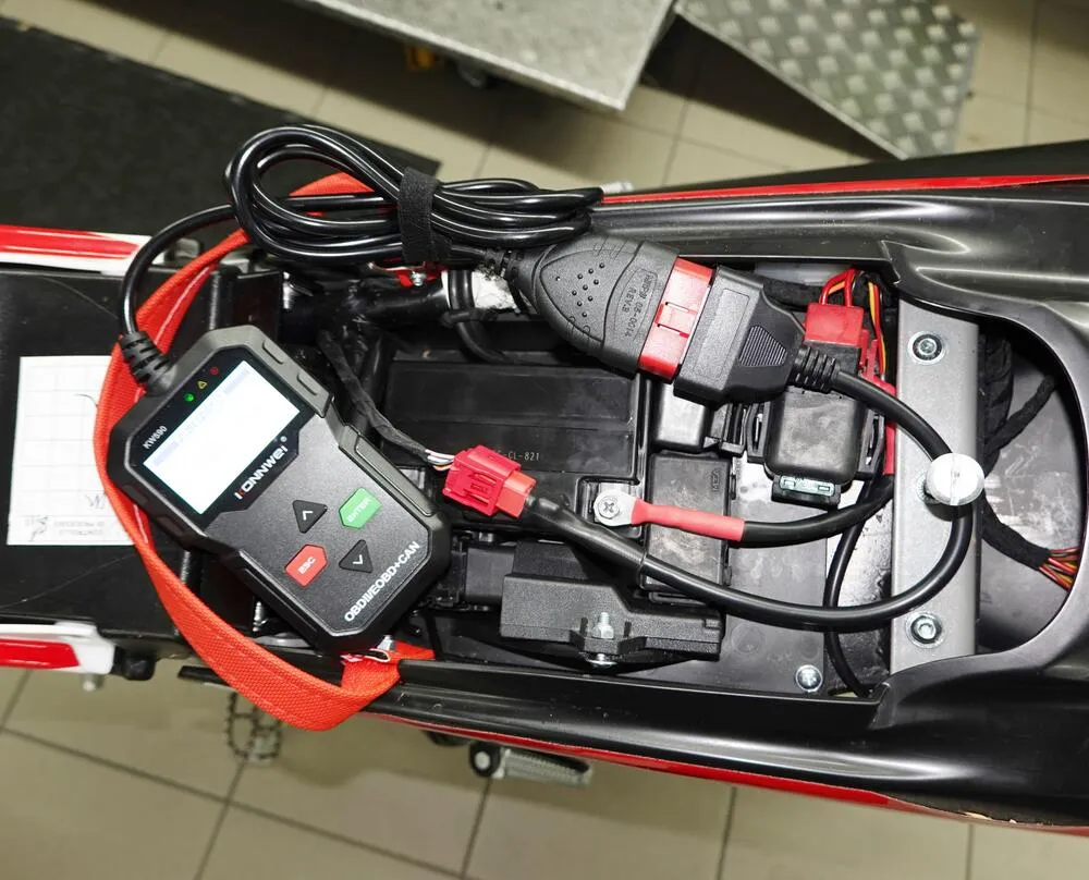 Konnwei KW590 OBD2 Scanner Fehlercode Diagnosegerät - Auto / Motorrad / Roller